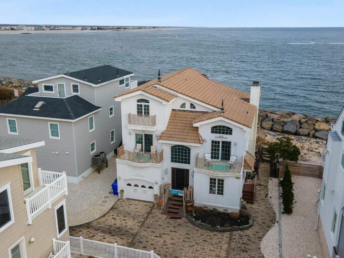 Shore Homes & Living Featuring This 4 Bed House In Avalon