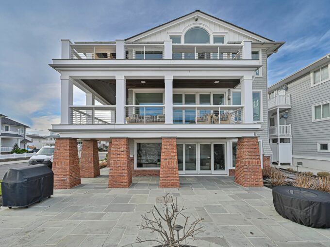 Shore Homes & Living Featuring This 4 Bed Property In Ocean City