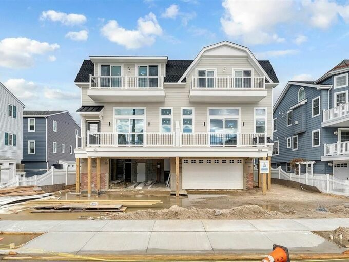 Shore Homes & Living Featuring This 6 Bed Property In Sea Isle City