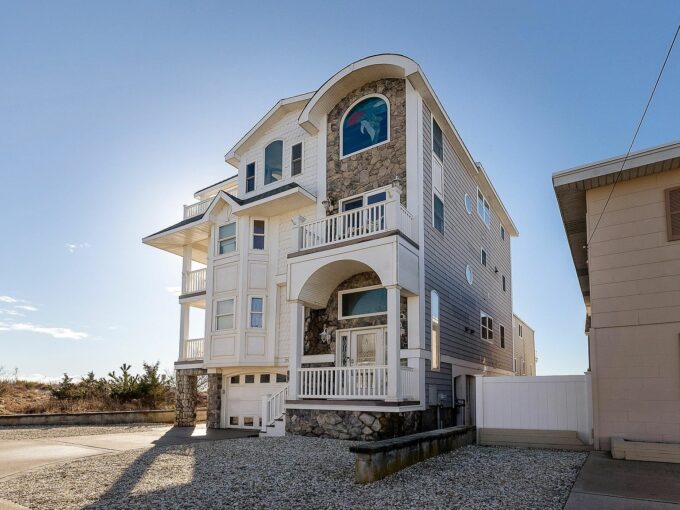 Shore Homes & Living Featuring This 6 Bed House In Sea Isle City