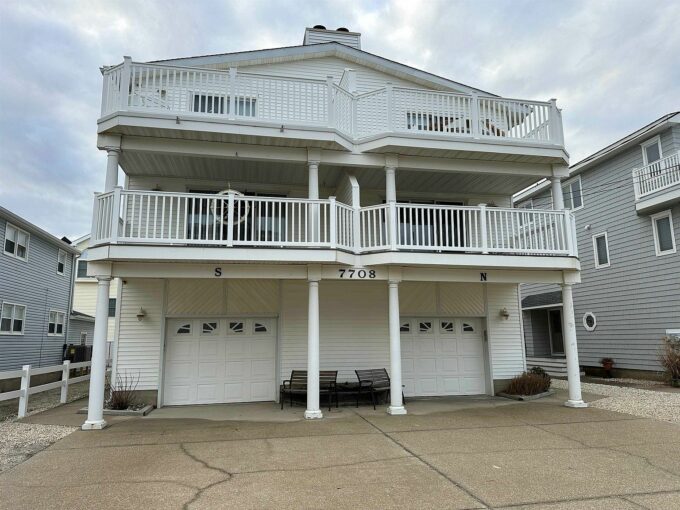 Shore Homes & Living Featuring This 5 Bed Property In Sea Isle City