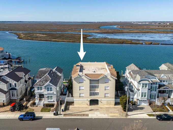 Shore Homes & Living Featuring This 2 Bed Property In Stone Harbor