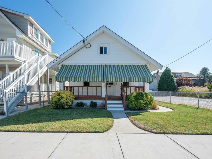 Shore Homes & Living Featuring This 2 Bed House In Ocean City