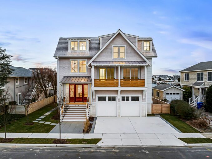 Shore Homes & Living Featuring This 6 Bed House In Avalon