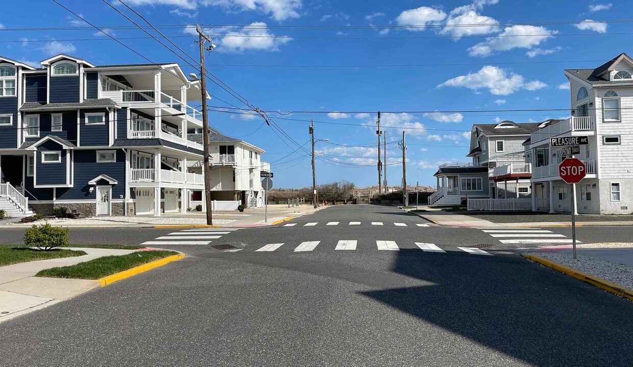 Shore Homes & Living - 25 52nd St FLOOR 1, Sea Isle City, NJ 08243