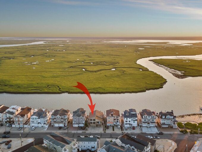 Shore Homes & Living Featuring This 4 Bed Property In Sea Isle City
